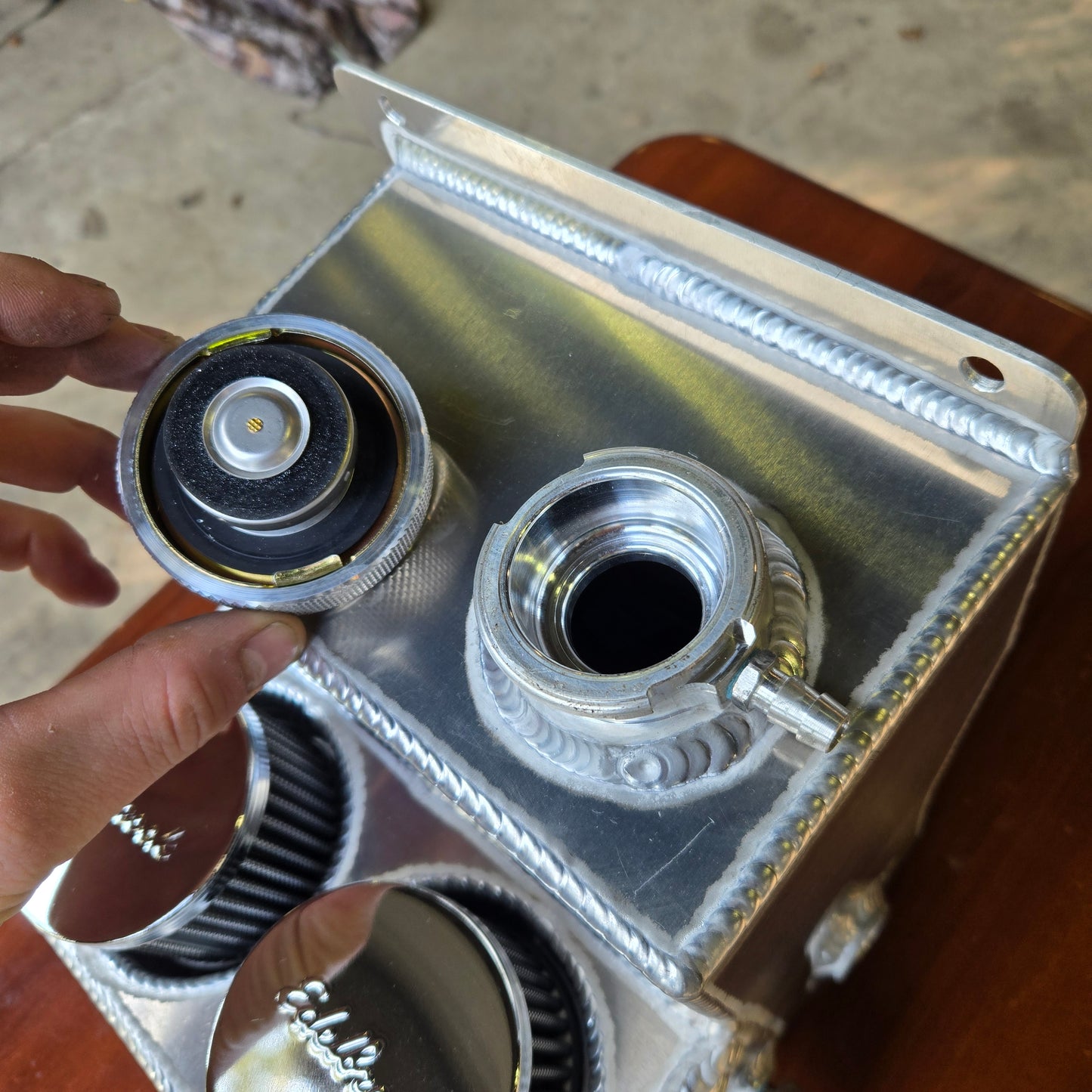 1988-1998 GMT400 Coolant Surge & Breather Filter Combo Tank (-12AN)
