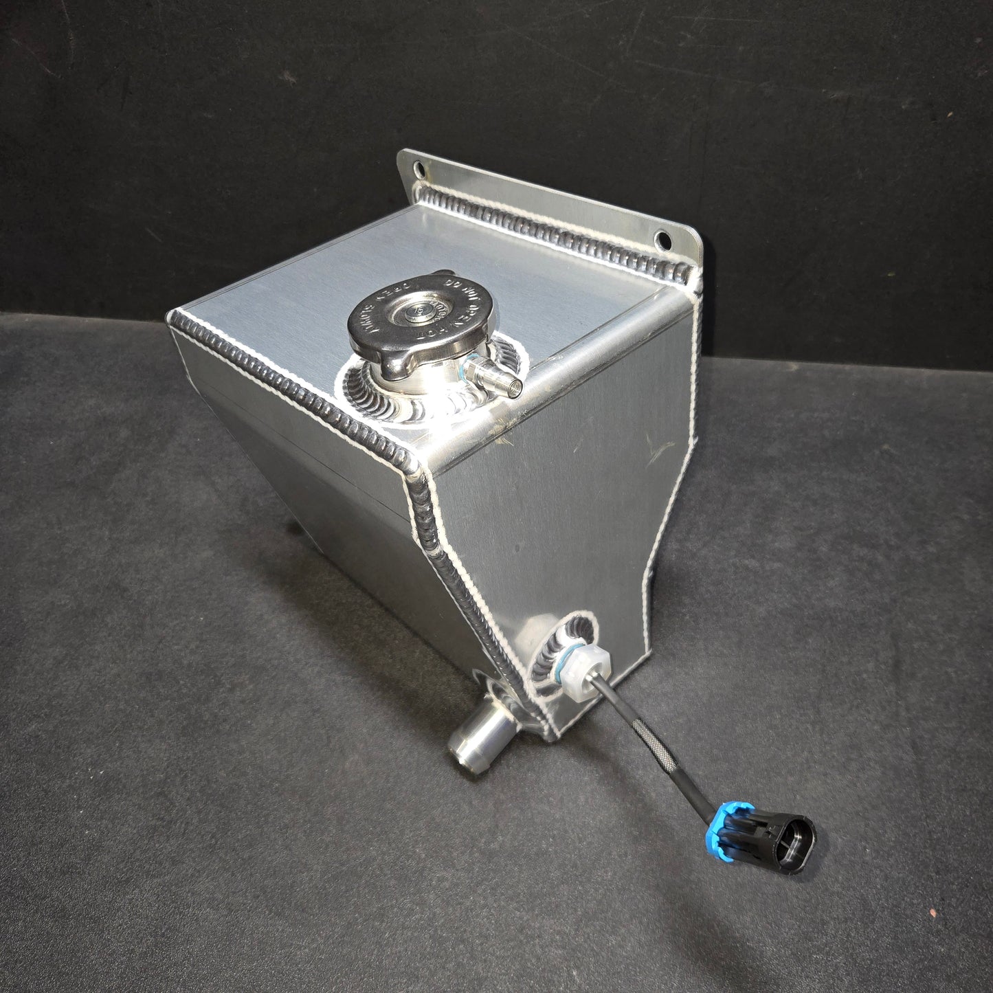 1993-1998 GMT400 (C/K1500) 6.5L Diesel Coolant Reservoir