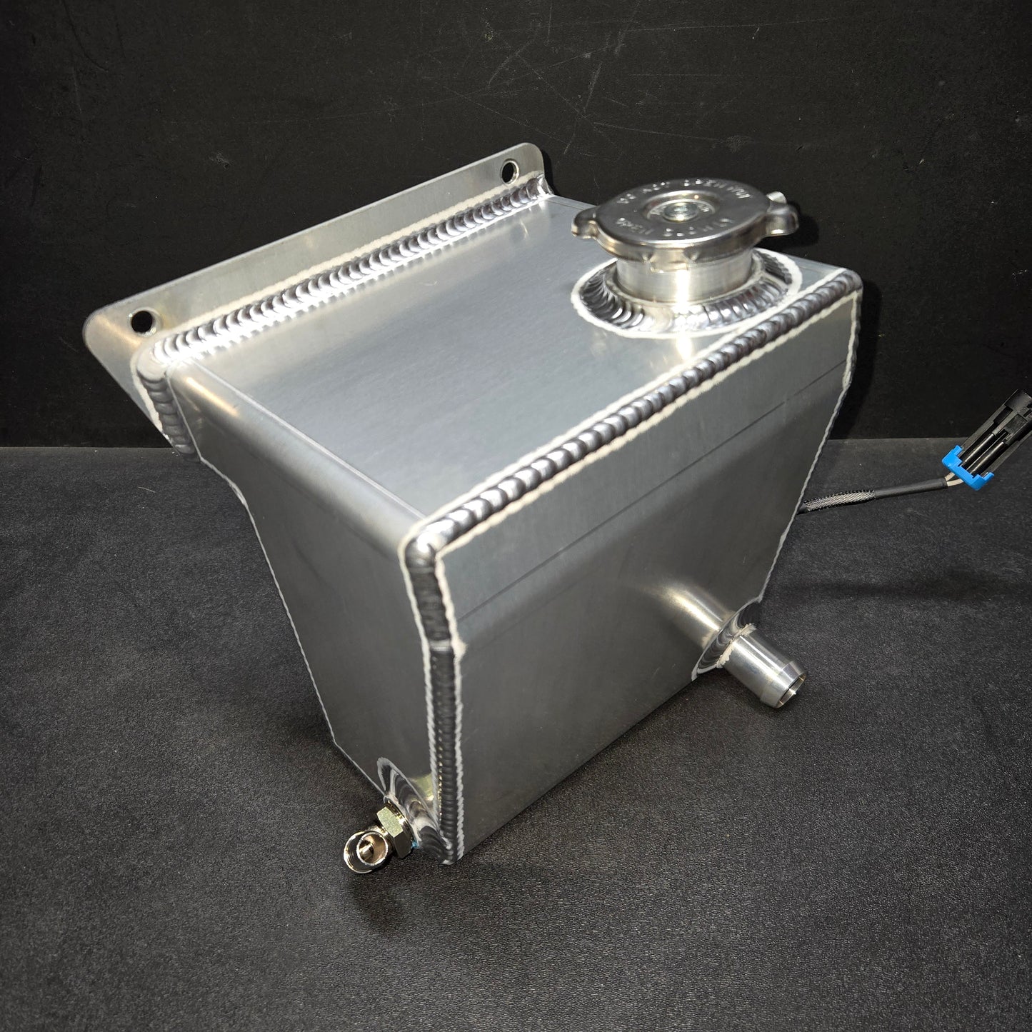 1993-1998 GMT400 (C/K1500) 6.5L Diesel Coolant Reservoir