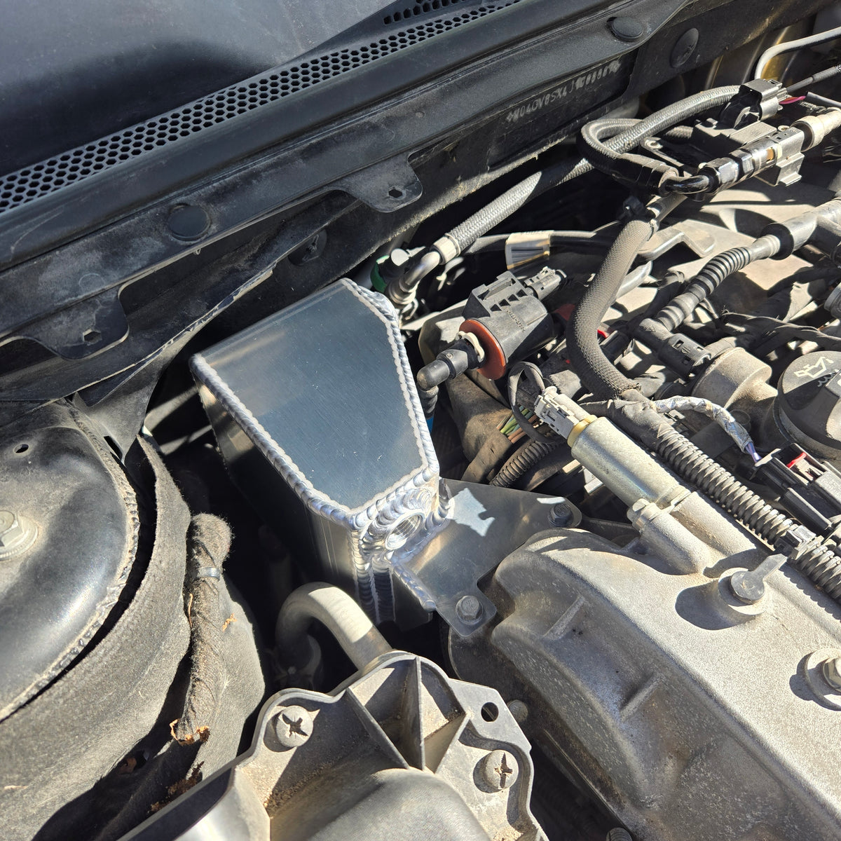In-line oil catch can for Buick 2.0L